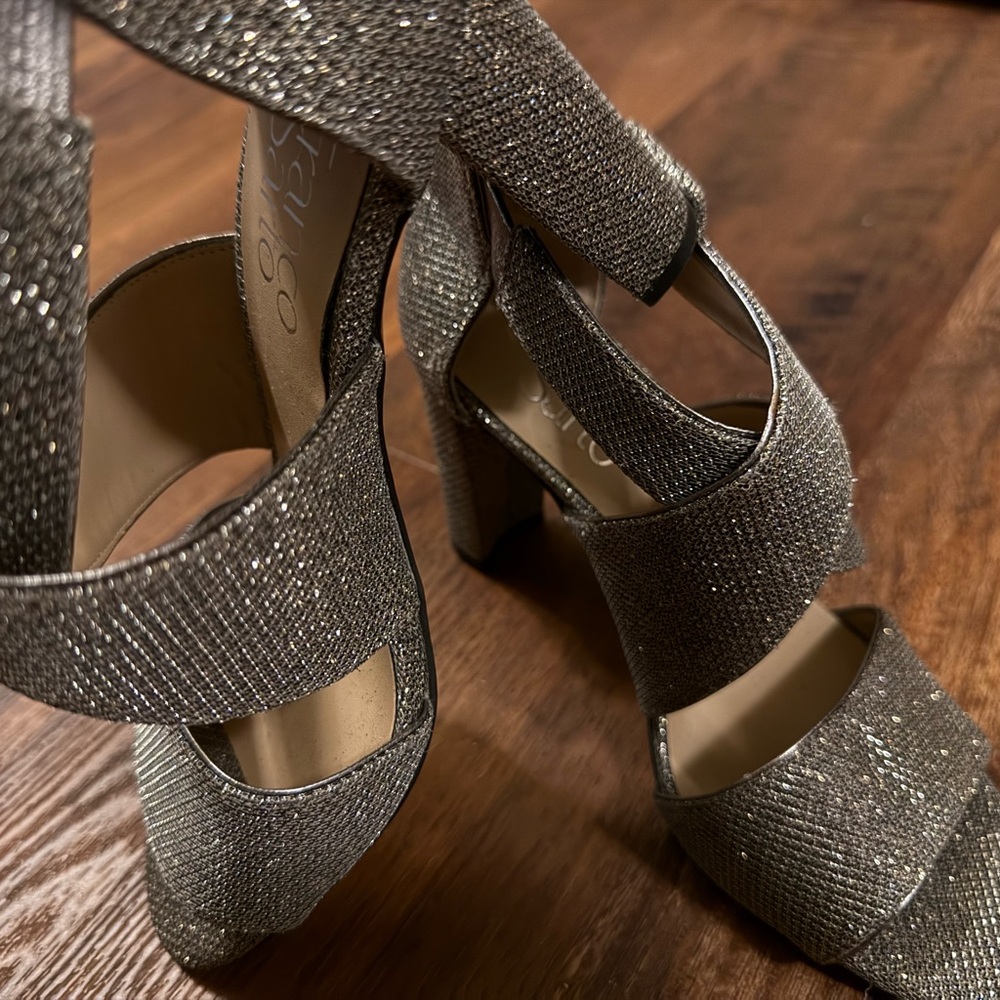 FRANCO SARTO "HAZELLE 2” CHUNKY HEELS SILVER METALLIC SIZE 5.